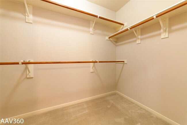 Building Photo - 2943 Meadowglen Crest