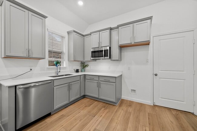 Building Photo - 3704 Field Coast Ln