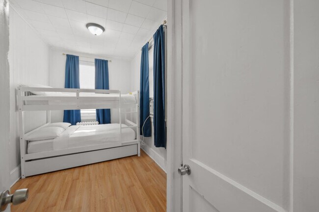 Building Photo - 21 Lord Ave