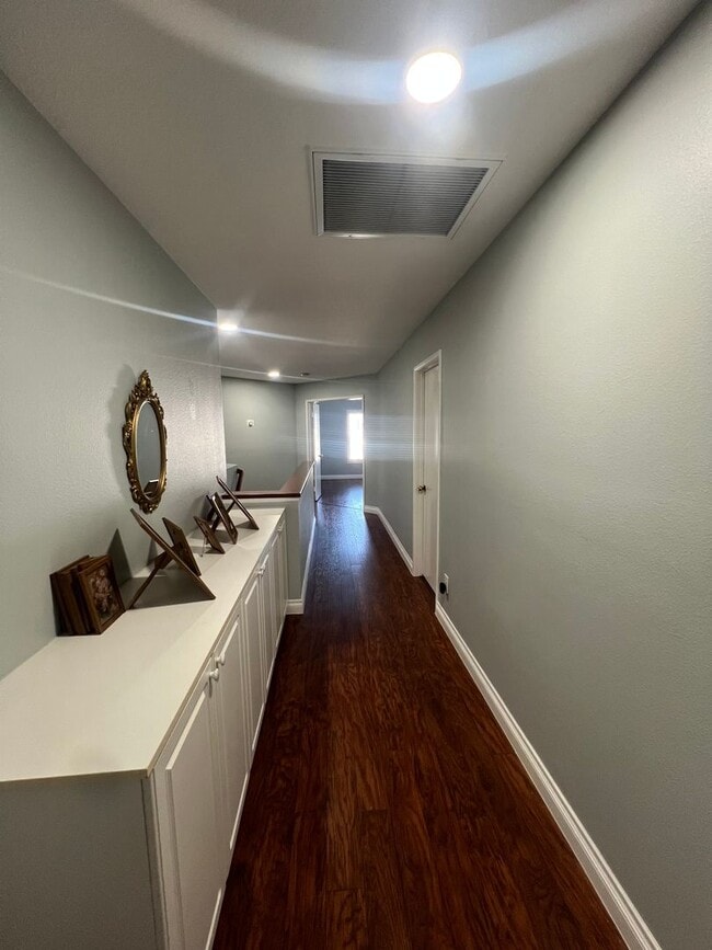 Building Photo - Beautiful 5bed 3bath Colton Home!