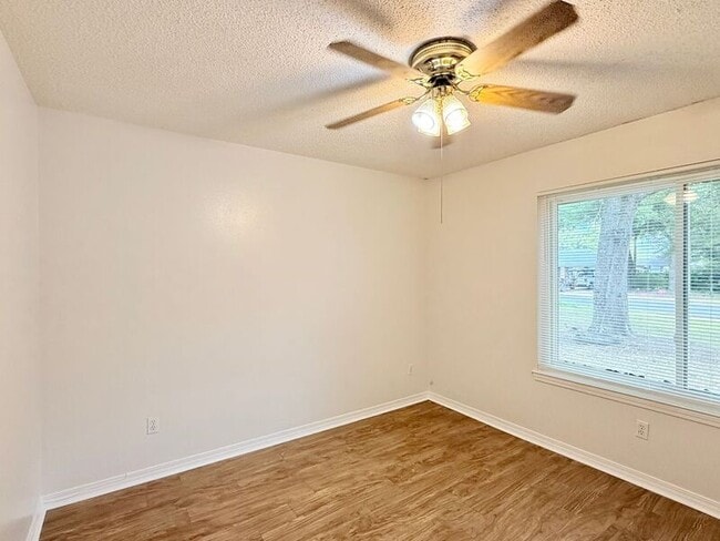 Building Photo - 3980 Deerwood Cir