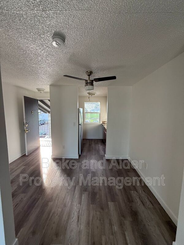 Building Photo - 3879 NE 152nd Ave