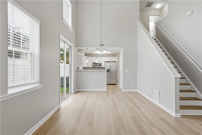 Building Photo - 217 Hiawassee Dr