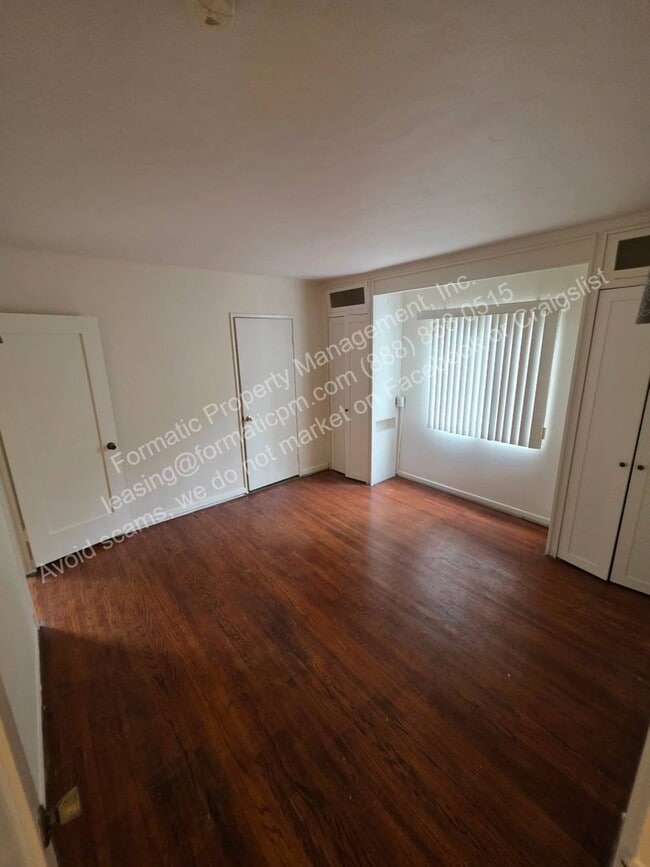 Building Photo - 1720 La Senda Pl
