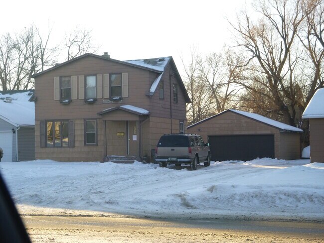 Primary Photo - 415 17th St N