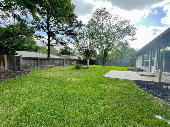 Building Photo - 2607 Old Oak Ln