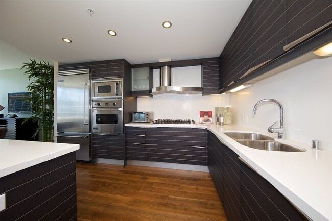 Building Photo - Ultimate Luxury Living: Fully Furnished Co...