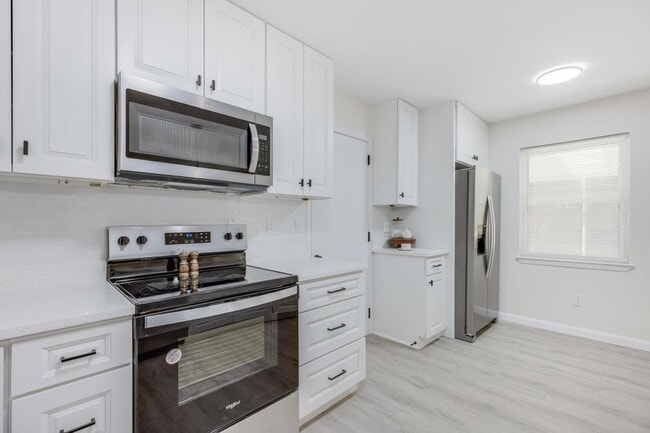 Building Photo - 6089 W Dogwood Dr