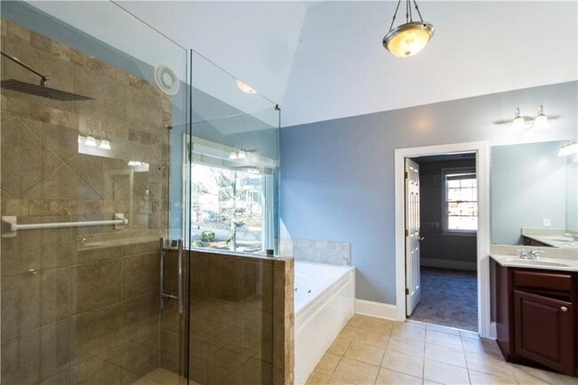 Building Photo - 8465 Bethel Ridge Ct