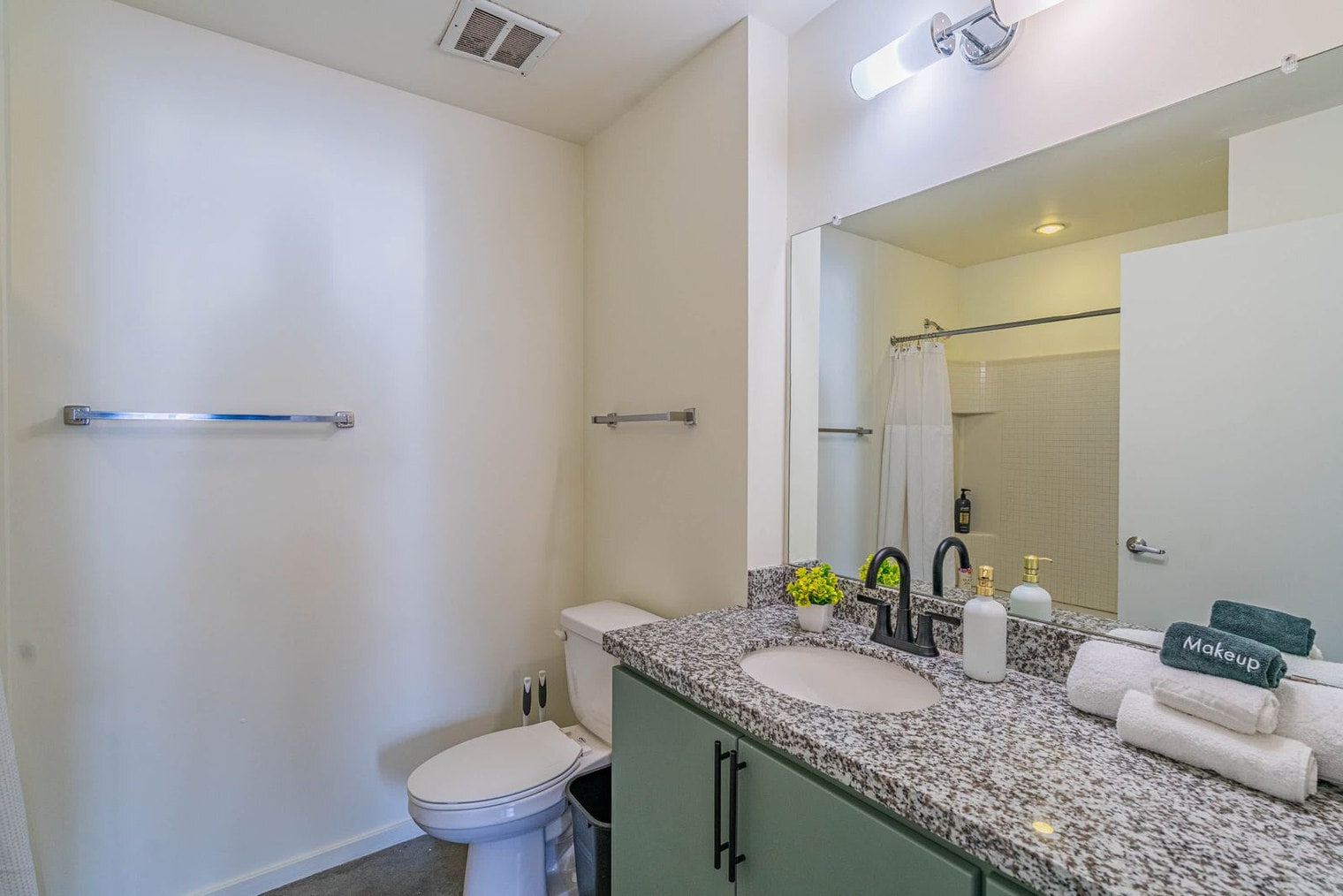 Building Photo - 811 N 3rd St