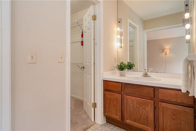 Building Photo - 94 Greenwood Park