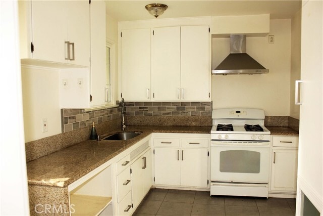 Building Photo - 6109 Riverton Ave