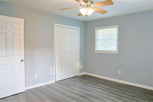 Building Photo - 130 Mimosa Dr