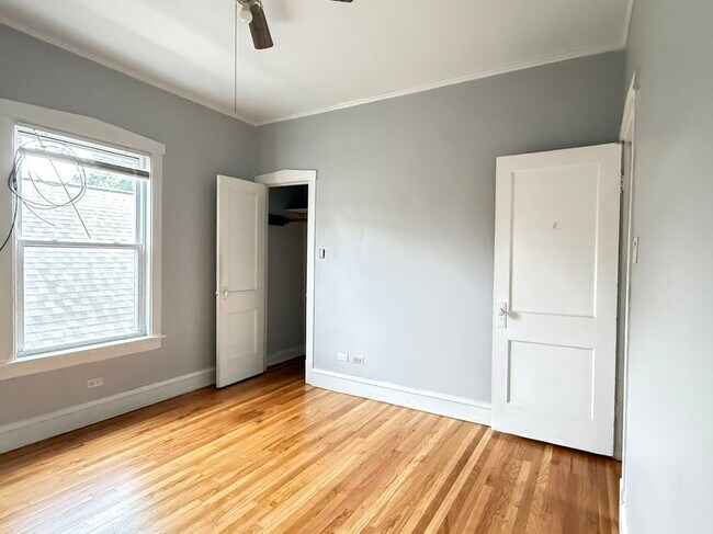 Building Photo - 4608 N Kenton Ave