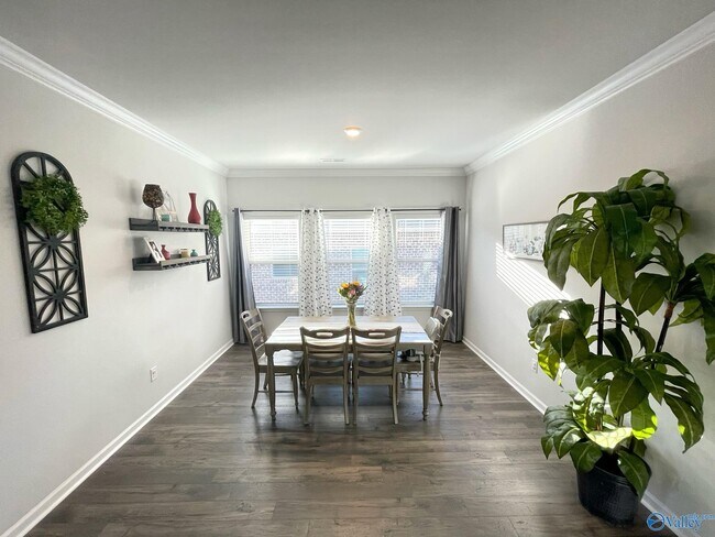 Building Photo - 7011 Nearpath Dr NW