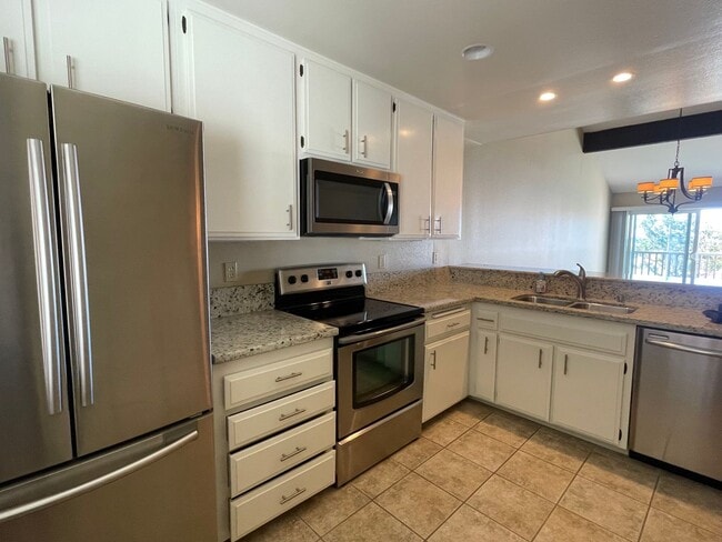 Building Photo - 2 Bed - 2.5 Bath - Condo - Ocean View - St...