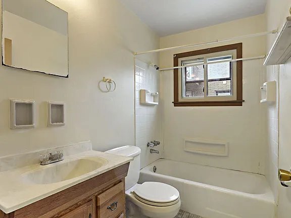 Building Photo - 6823 W Wedgewood Dr