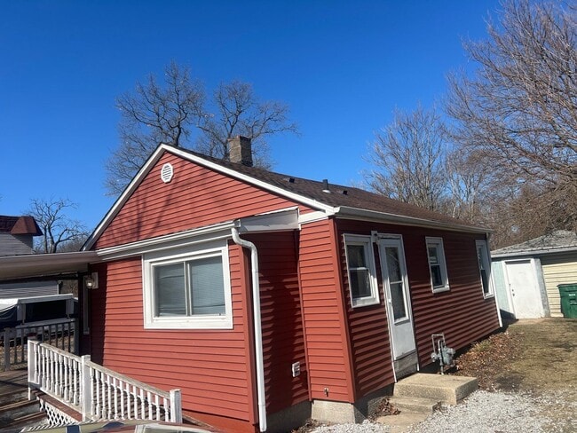 Building Photo - 2 bedroom House for Rent - Lake Station