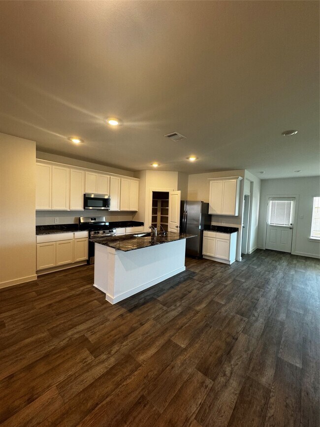 Building Photo - 6107 Jasper Hl Dr