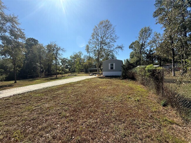 Building Photo - 37019 Gossamer Ln