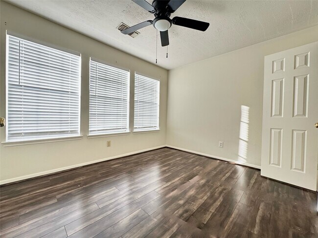 Building Photo - 16315 Cobble Springs Ct