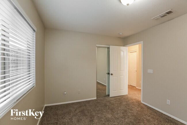 Building Photo - 10804 W Monte Vista Rd