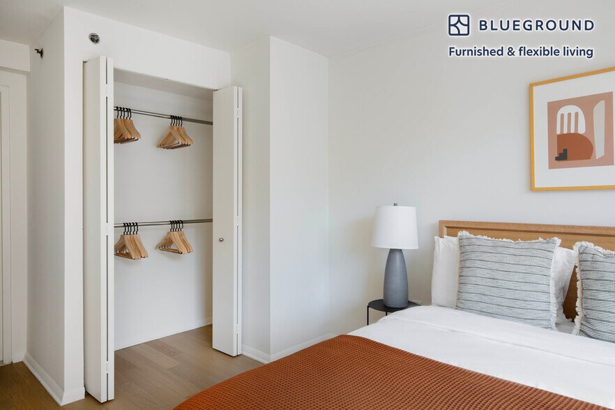 Building Photo - 180 W 20th St