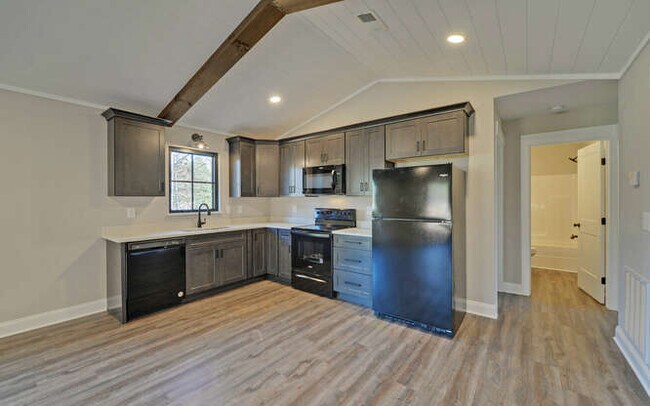 Building Photo - 43 Privet Dr