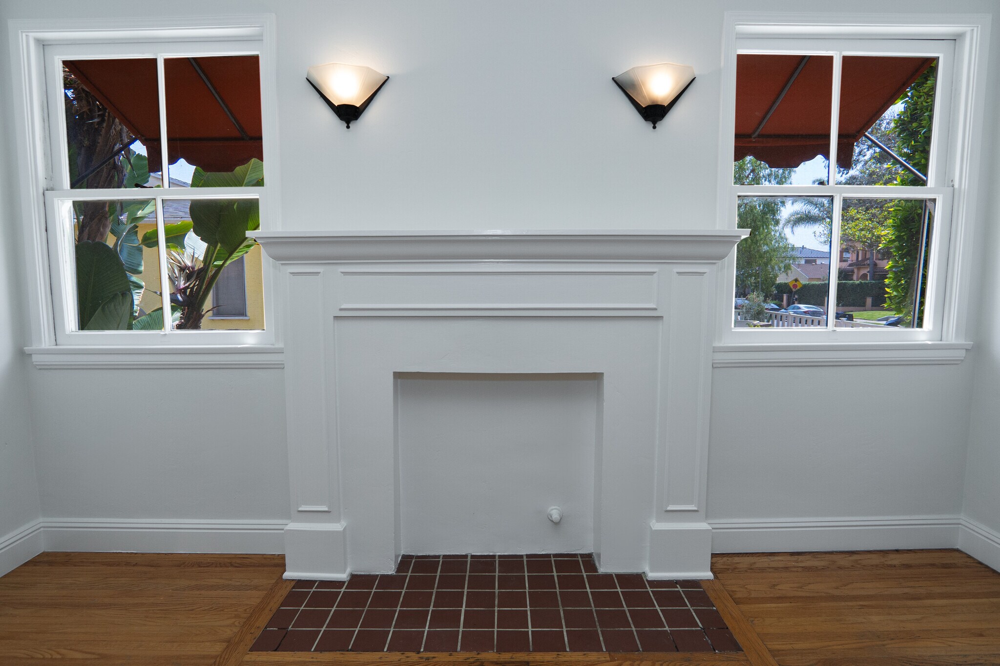 Building Photo - 638 N Gardner St