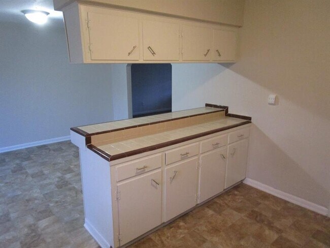 Building Photo - 616 Garrett St