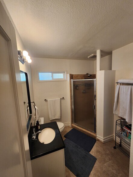 Building Photo - 278 E Merritt Ave