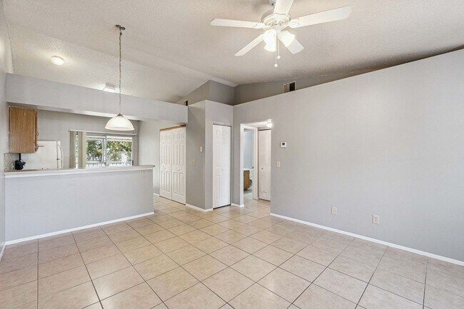 Building Photo - 2/1.5 Condo With Screened Patio in Conway Area