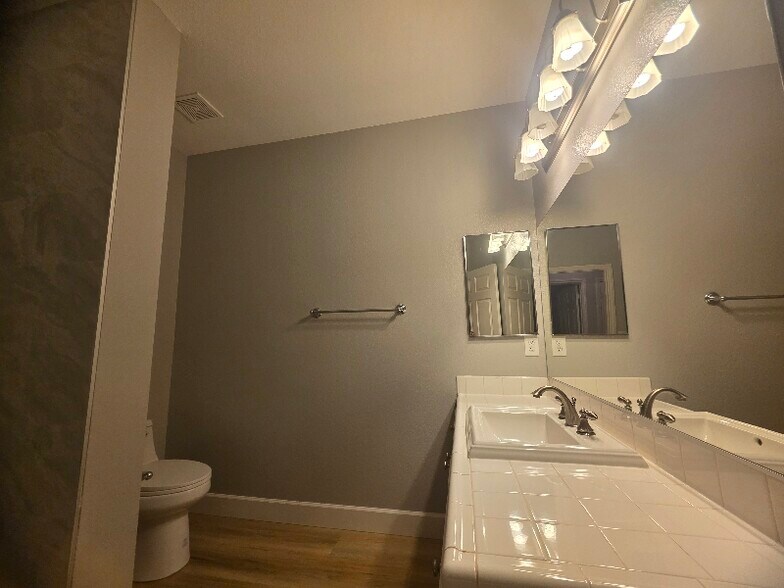 Building Photo - 5250 S Rainbow Blvd