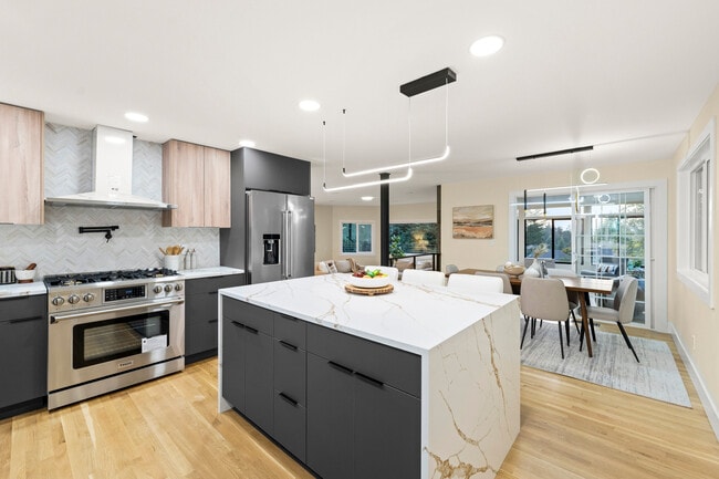 Building Photo - 130 SW 194th St