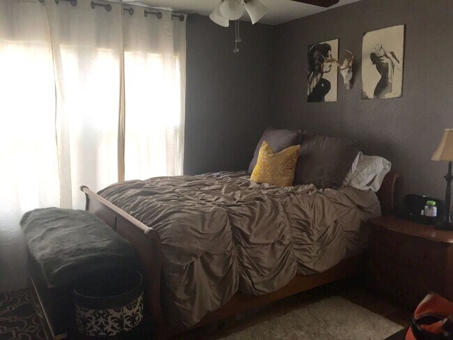 Building Photo - Pre leasing for fall 2026! 3/3 in Medical District!