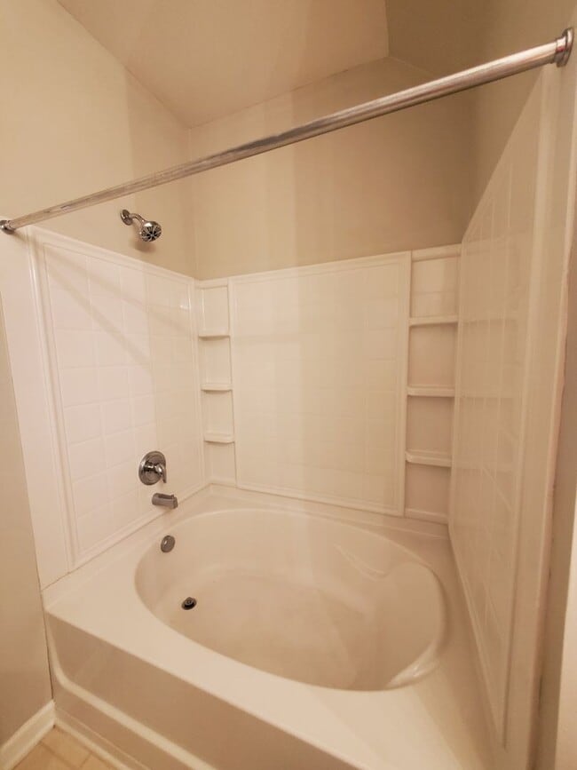 Building Photo - Liberty Hall End Unit 3Br 2.5Ba Townhome