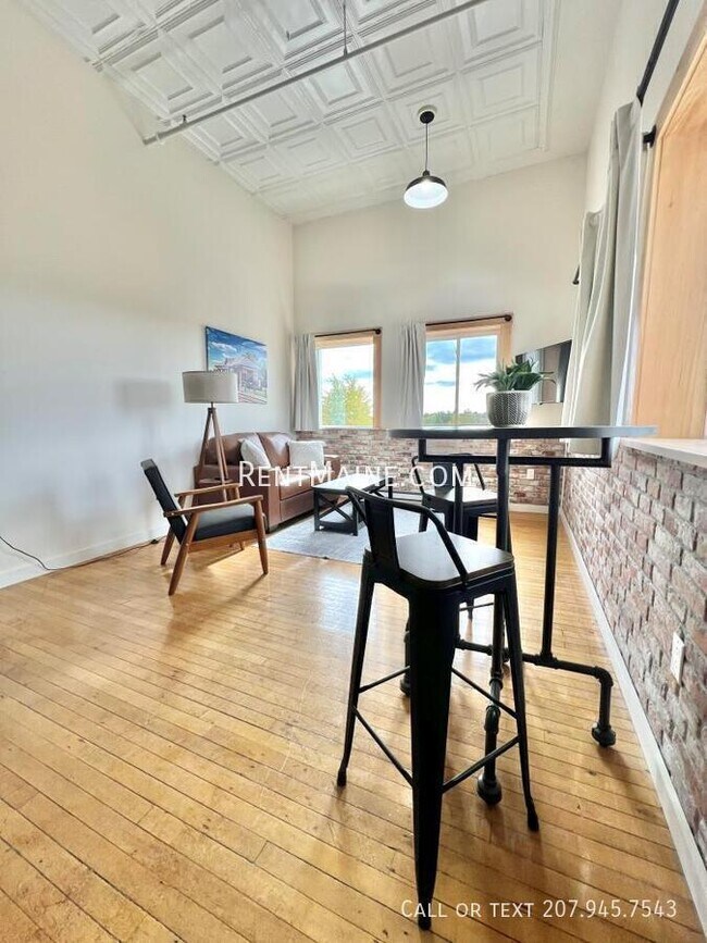 Building Photo - 113 N Lancey St