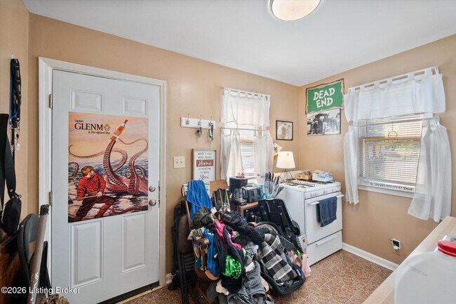 Building Photo - 4925 Southside Dr