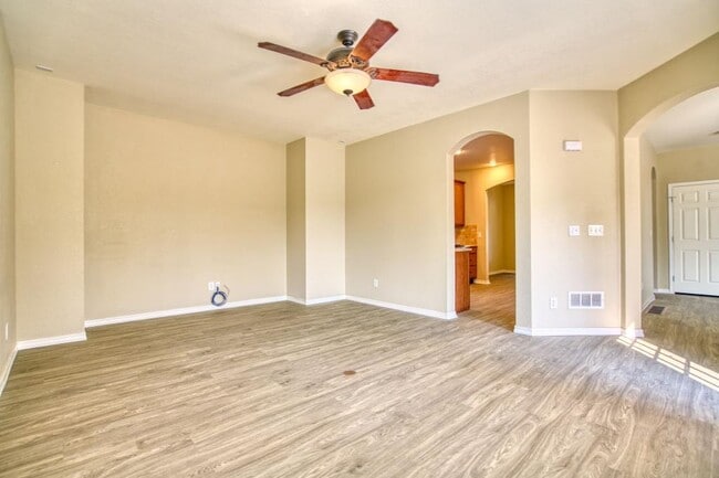 Building Photo - 2370 Windmill Dr