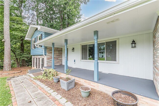 Building Photo - 1574 Old Spring House Ln