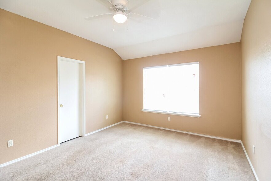 Building Photo - 3612 Garden Springs Dr