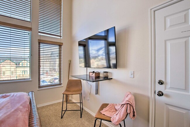 Building Photo - 3524 N Fox Run Dr