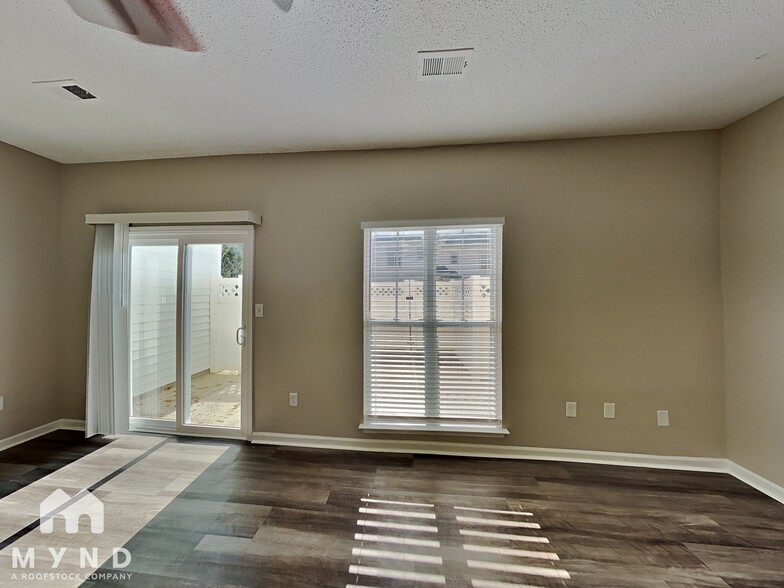 Building Photo - 6454 Mallard View Ln