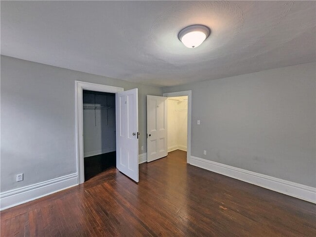 Building Photo - 226 S Pacific Ave