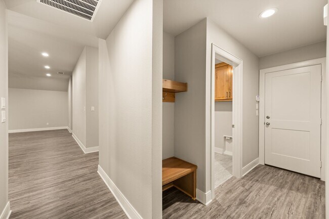 Building Photo - 1617 Legacy Dr