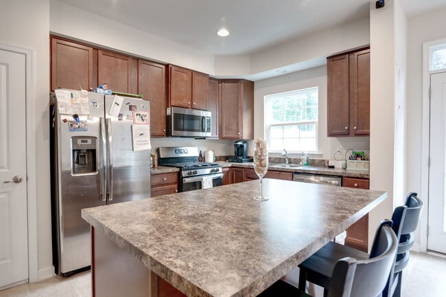 Building Photo - 8992 Ringview Dr