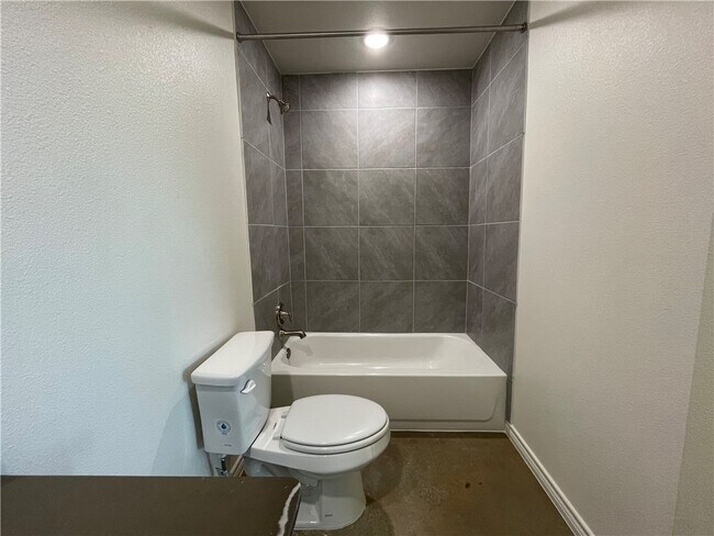 Building Photo - 2404 Duntov Dr