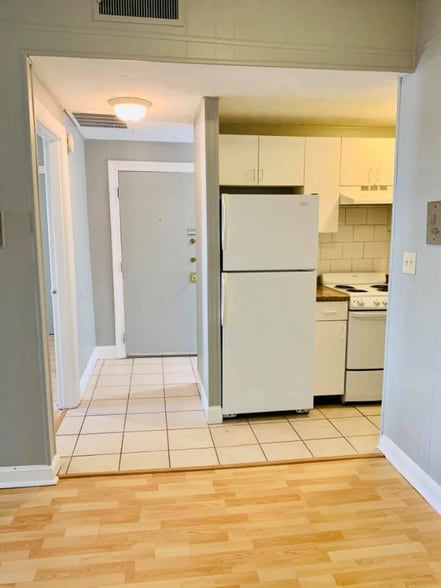 Building Photo - 1862 Beacon St