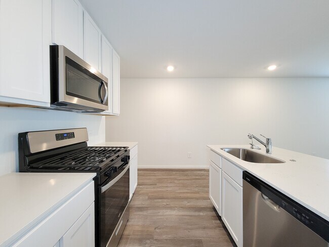 Building Photo - 14316 Leafy Willow Dr