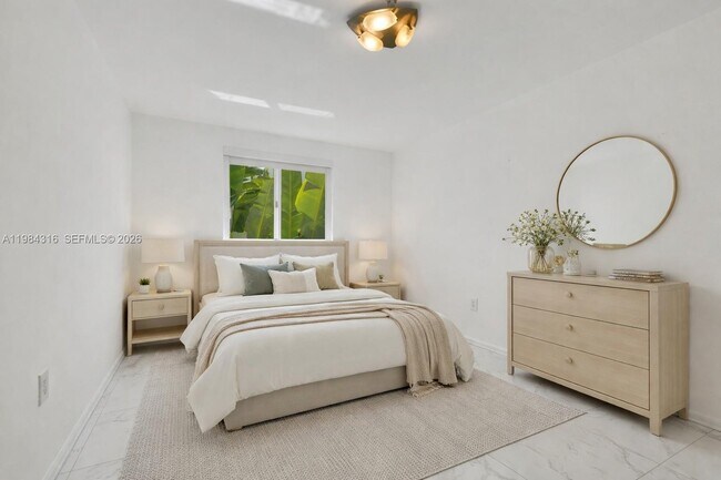 Building Photo - 10065 Bay Harbor Terrace